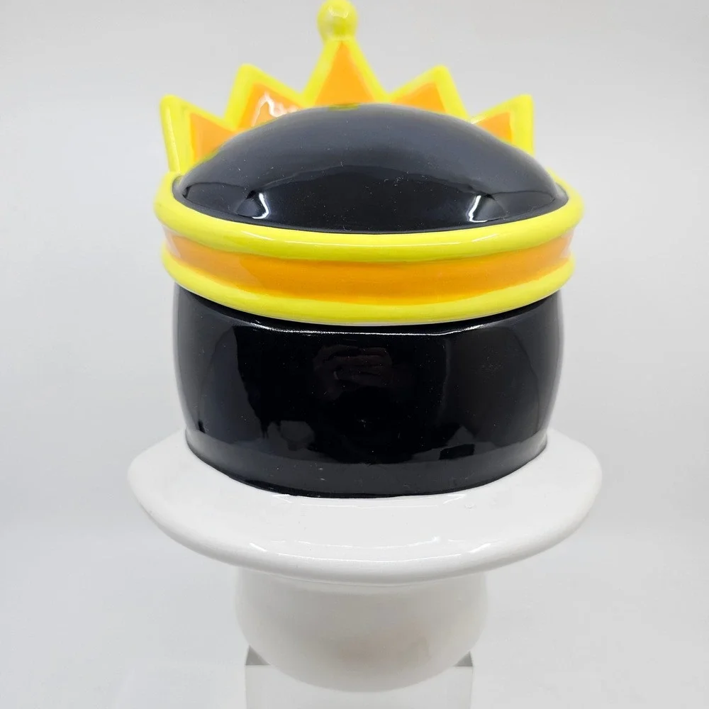 NEW! Disney Villains Evil Queen Sculpted Ceramic Cookie Jar